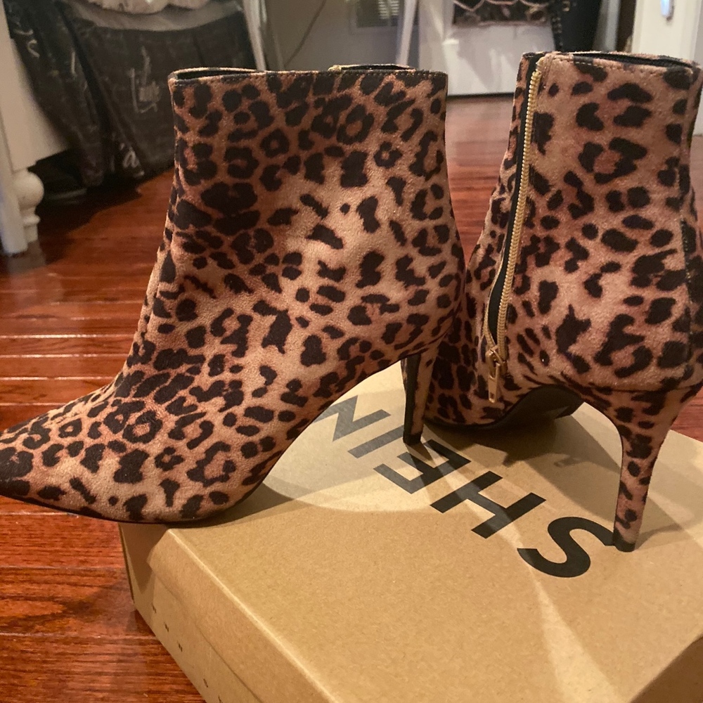Leopard print ankle boots